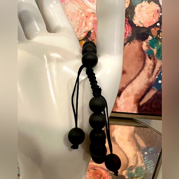 Handmade genuine gemstone bracelet. This Shungite bracelet is adjustable. - Picture 3 of 8